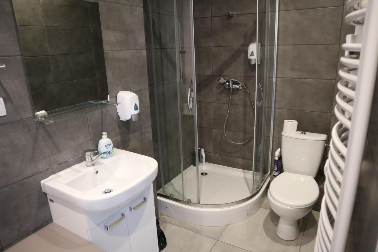 One More Night Apartment, Poznan Old Town ภายนอก รูปภาพ
